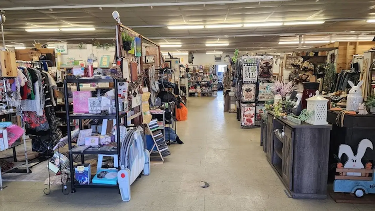 Consignment store in Wysox, Pennsylvania: Wysox Vendor Mall