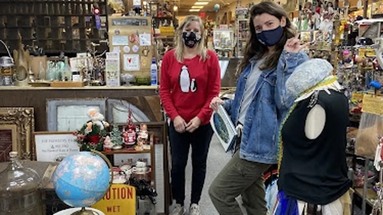 Consignment store in Flemington, New Jersey: Ye Olde Antique & Curiosity Shop