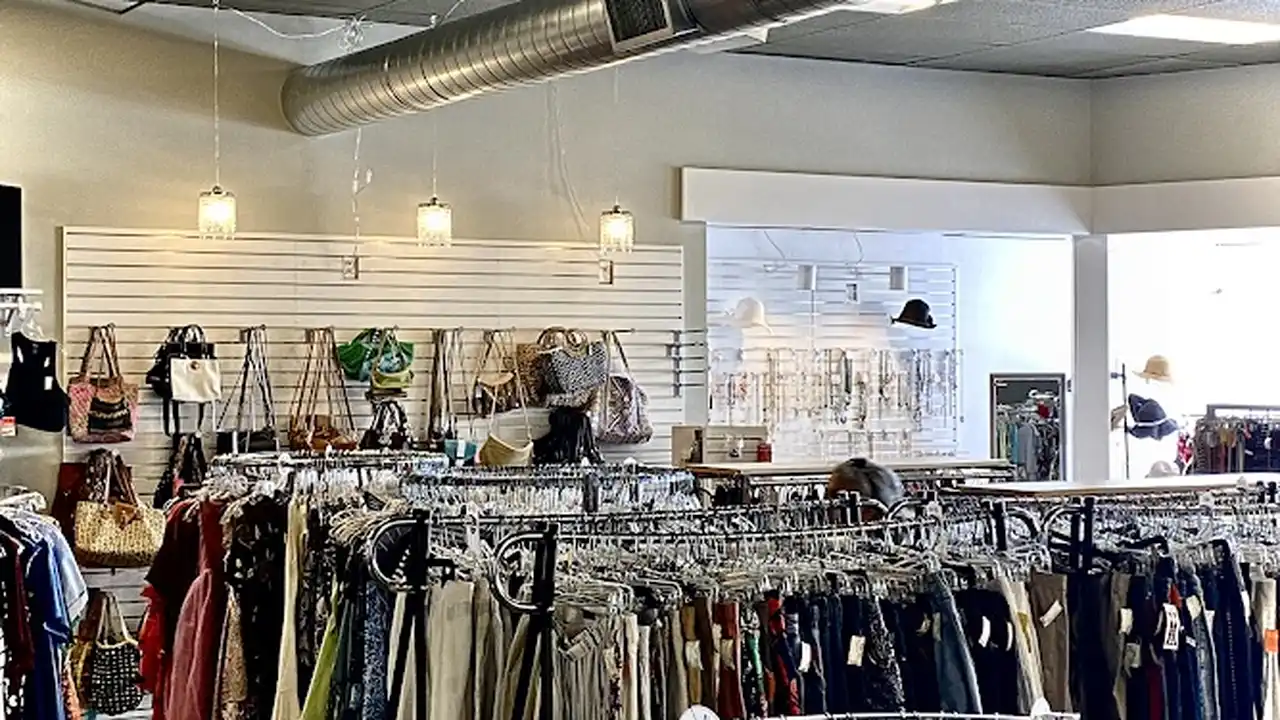 Consignment store in Oak Harbor, Washington: Your Sister's Closet